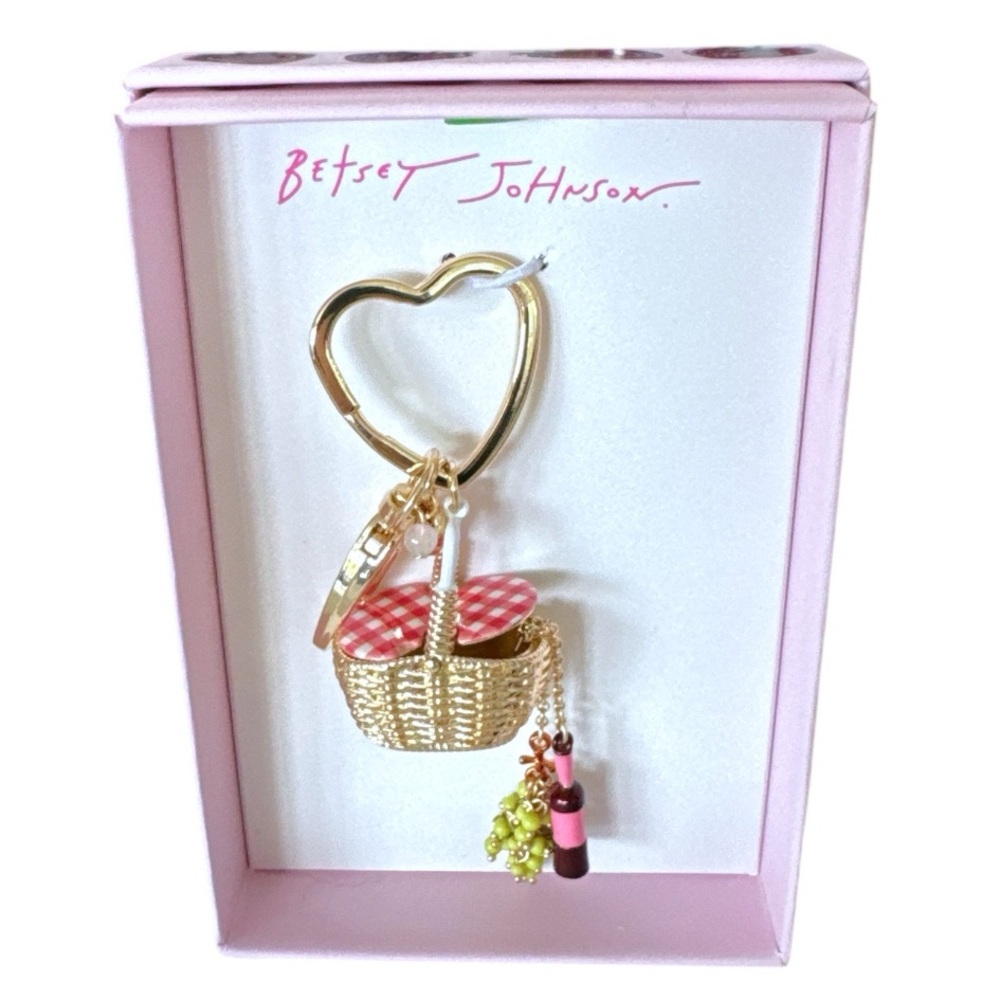 Betsey Johnson Picnic Basket Grapes and Wine Purse Charm Keychain Gold
